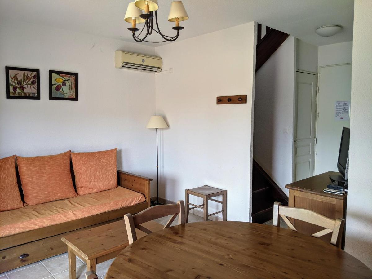 Maisonnette Dans Domaine Avec Piscine A Nyons, Pays Des Olives Exterior photo